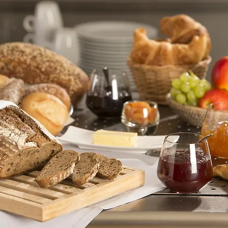 מלון Sleepwood יופן