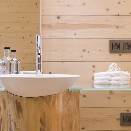 Sleepwood Hotel 3*